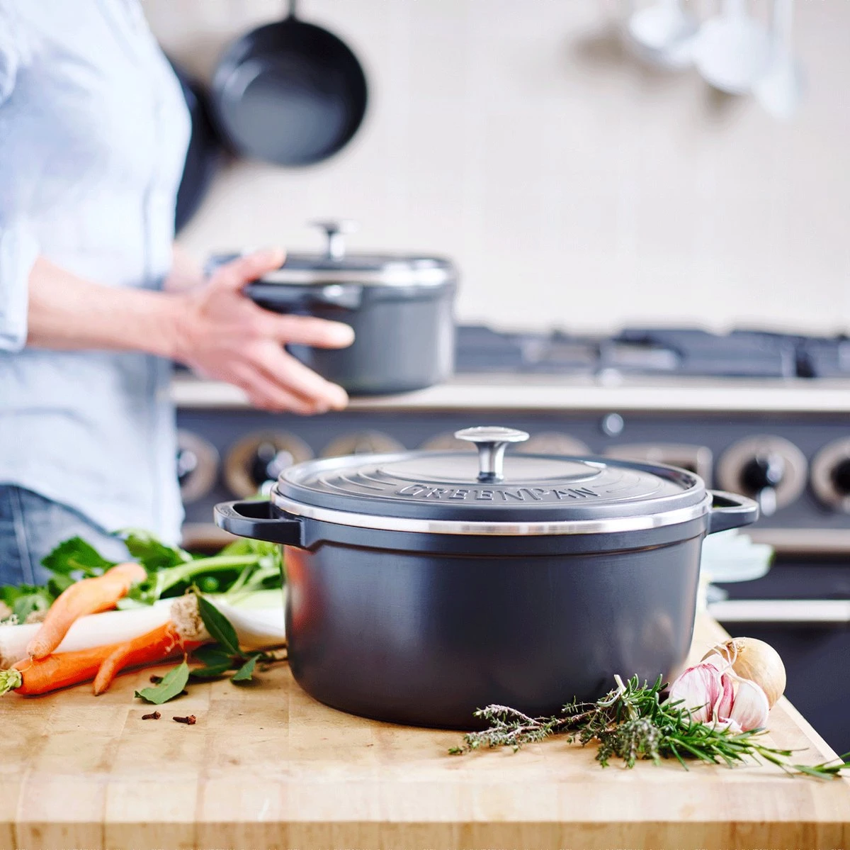 GreenPan Featherweights Braadpan 22cm - Zwart - Inductie - PFAS-vrij 4 GreenPan Featherweights Braadpan 22cm - Zwart - Inductie - PFAS-vrij - Afbeelding 4