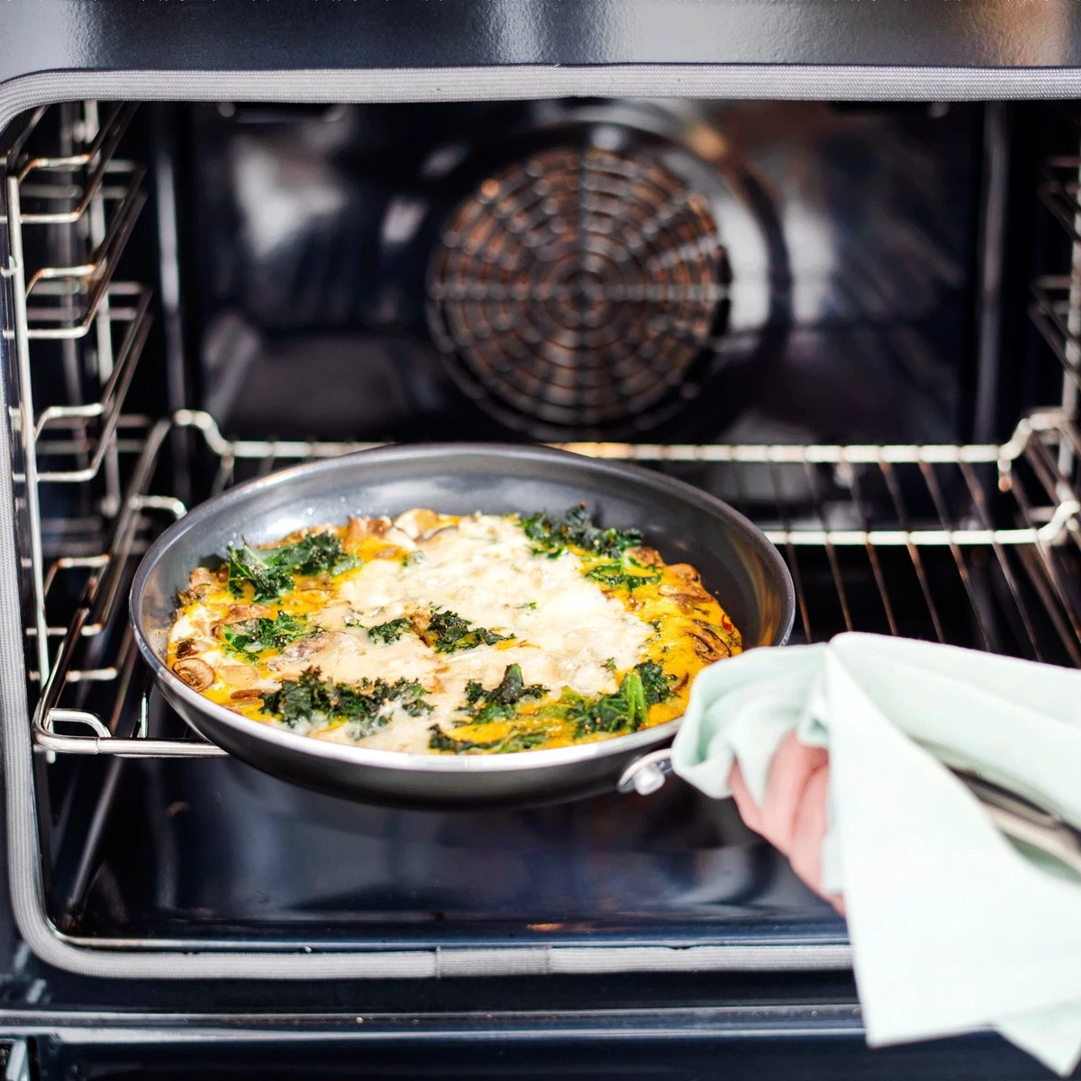 GreenPan Brussels Keramische Koekenpan - Ø30 Cm - PFAS-vrij 8 GreenPan Brussels Keramische Koekenpan - Ø30 Cm - PFAS-vrij - Afbeelding 8