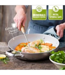 GreenPan Venice Evershine Pro 5-Quart Ceramic Non-Stick Covered Saute Pan With Helper Handle -Greenpan Winkel 20001198 02 ai