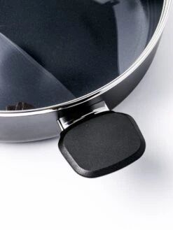 GreenPan Memphis Hapjespan 28cm - Zwart - Inductie - PFAS-vrij 26 GreenPan Memphis Hapjespan 28cm - Zwart - Inductie - PFAS-vrij -Greenpan Winkel 900x1200 3